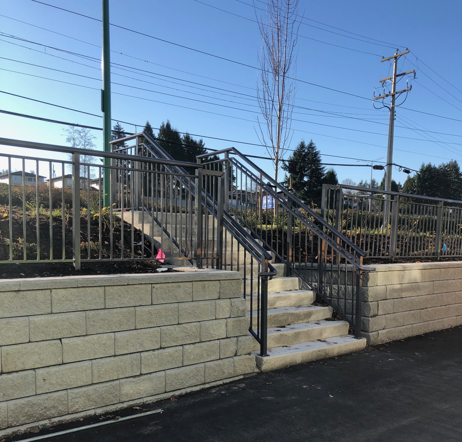 picket railings on retaining wall burnaby